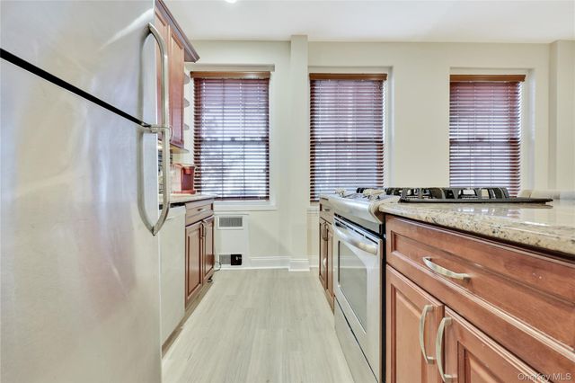 819 Broadway 1-G, Woodmere, NY 11598