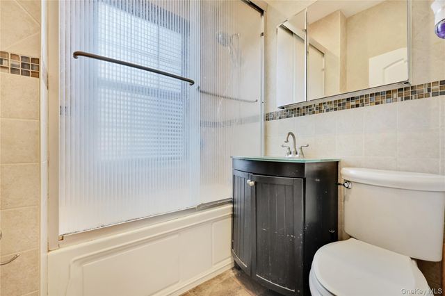 819 Broadway 1-G, Woodmere, NY 11598