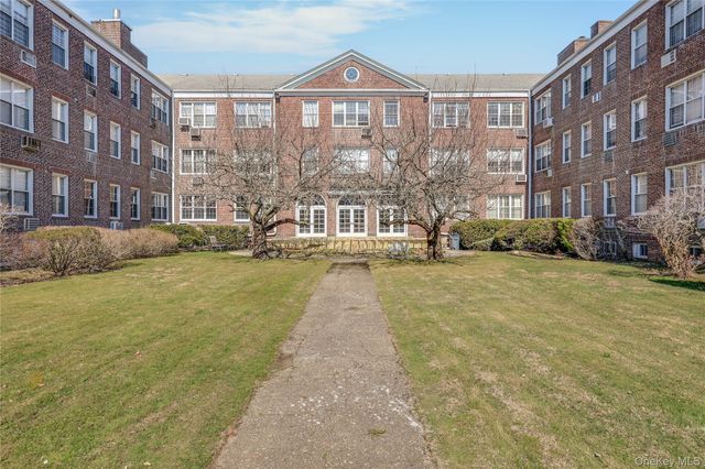 819 Broadway 1-G, Woodmere, NY 11598