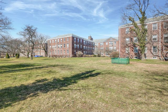 819 Broadway 1-G, Woodmere, NY 11598