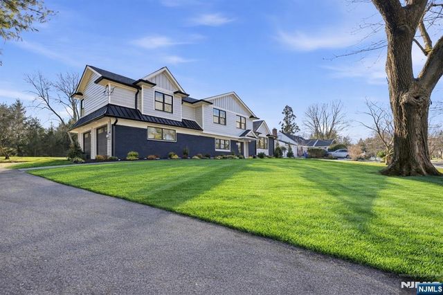 442 Ellis Place, Wyckoff, NJ 07481