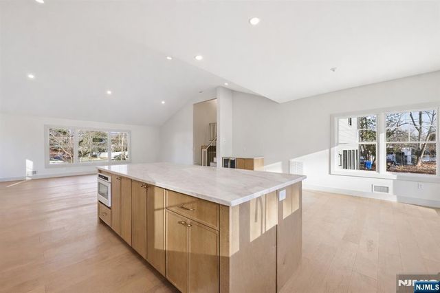 442 Ellis Place, Wyckoff, NJ 07481