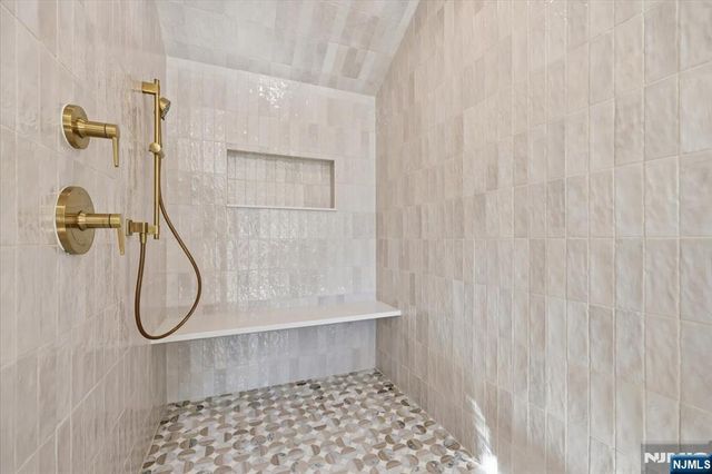 442 Ellis Place, Wyckoff, NJ 07481