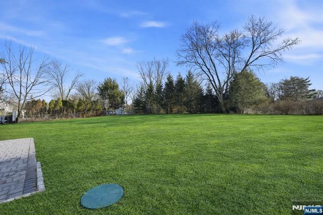 442 Ellis Place, Wyckoff, NJ 07481