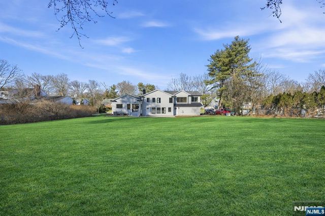 442 Ellis Place, Wyckoff, NJ 07481