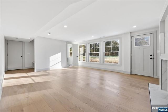 442 Ellis Place, Wyckoff, NJ 07481