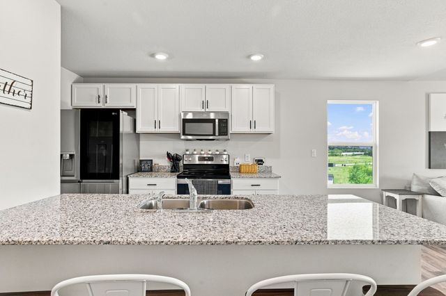 5613 Brook View Avenue, Des Moines, IA 50317