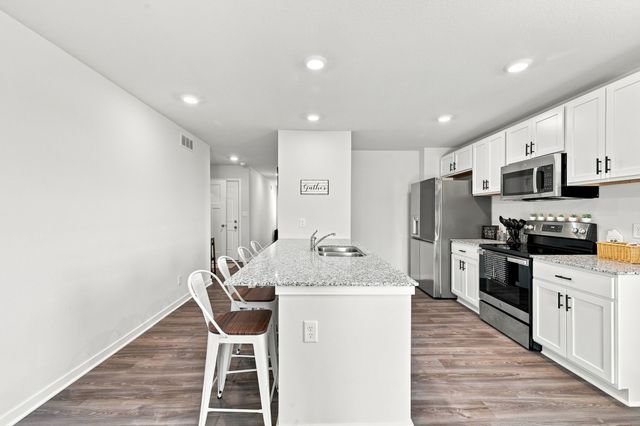 5613 Brook View Avenue, Des Moines, IA 50317