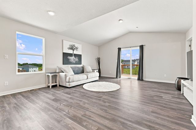 5613 Brook View Avenue, Des Moines, IA 50317
