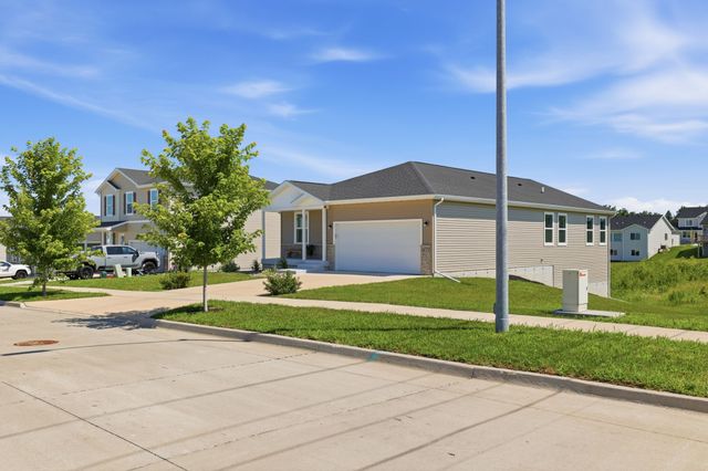 5613 Brook View Avenue, Des Moines, IA 50317