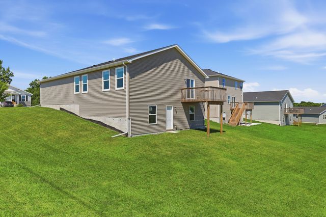 5613 Brook View Avenue, Des Moines, IA 50317