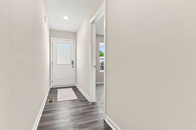 5613 Brook View Avenue, Des Moines, IA 50317