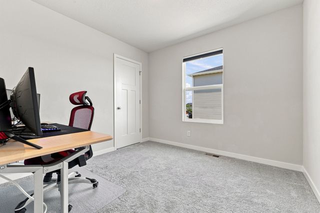 5613 Brook View Avenue, Des Moines, IA 50317