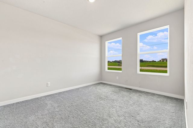 5613 Brook View Avenue, Des Moines, IA 50317