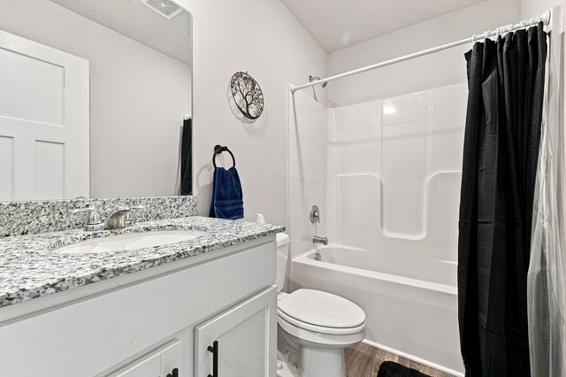 5613 Brook View Avenue, Des Moines, IA 50317