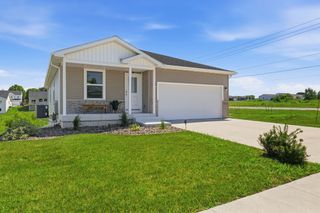 5613 Brook View Avenue, Des Moines, IA 50317