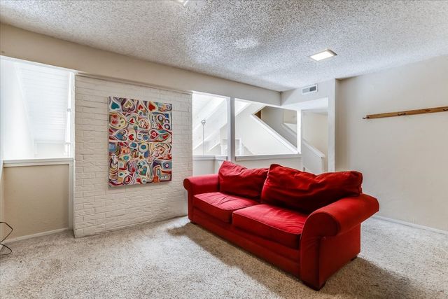 29 Oakbrook Drive, Lewisville, TX 75057