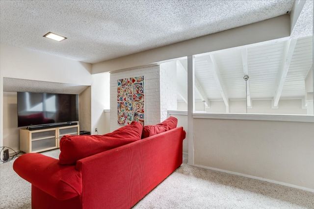 29 Oakbrook Drive, Lewisville, TX 75057