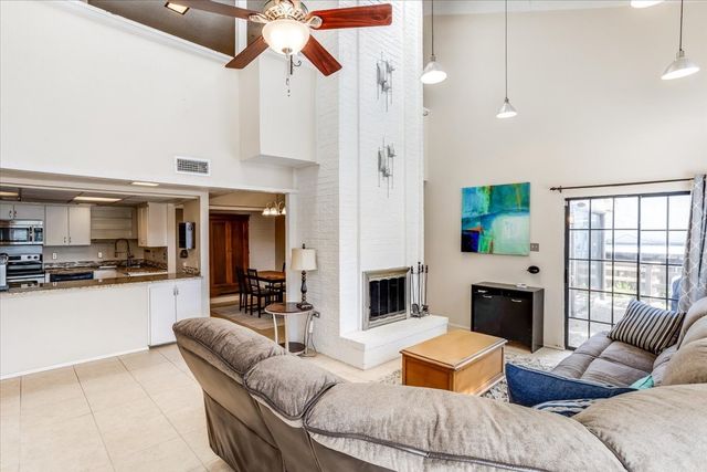 29 Oakbrook Drive, Lewisville, TX 75057