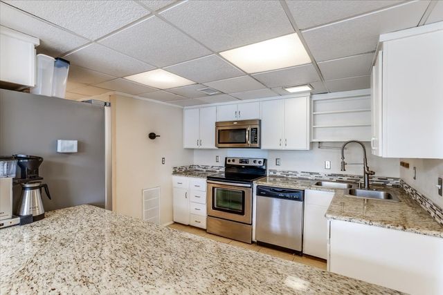 29 Oakbrook Drive, Lewisville, TX 75057