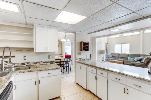 29 Oakbrook Drive, Lewisville, TX 75057
