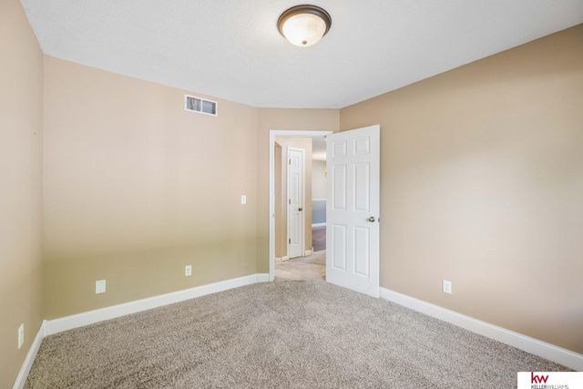 6401 Densmore Road, Lincoln, NE 68512