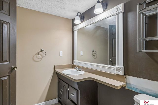 6401 Densmore Road, Lincoln, NE 68512