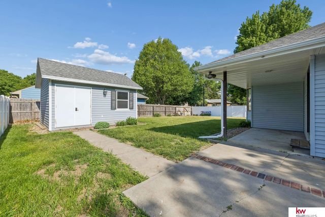 6401 Densmore Road, Lincoln, NE 68512