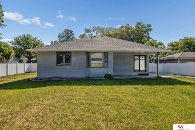 6401 Densmore Road, Lincoln, NE 68512