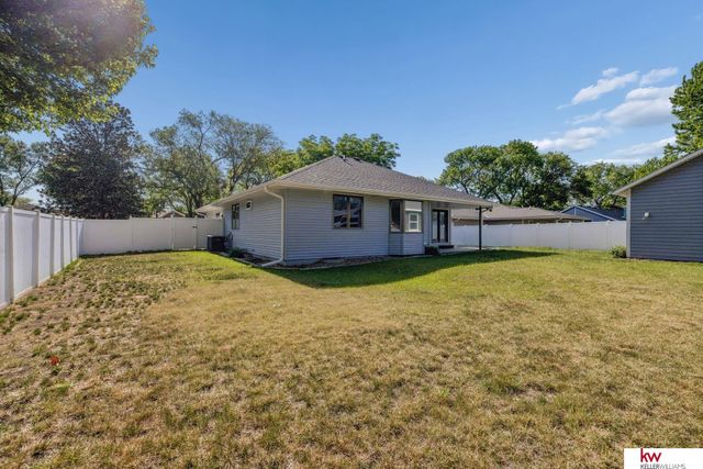 6401 Densmore Road, Lincoln, NE 68512