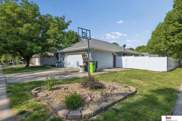6401 Densmore Road, Lincoln, NE 68512