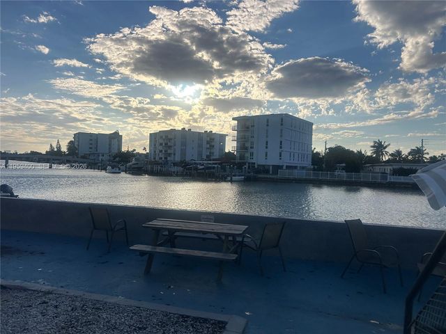 8220 Byron Ave 12, Miami Beach, FL 33141