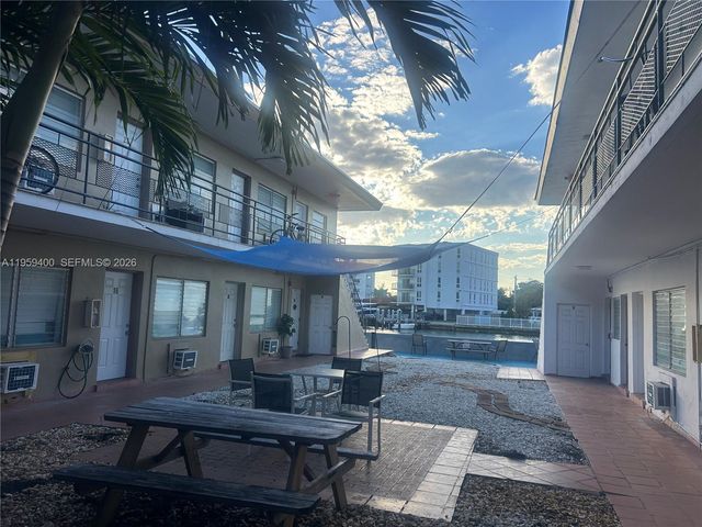 8220 Byron Ave 12, Miami Beach, FL 33141