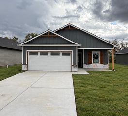 3611 E Bearsden St, Derby, KS 67037