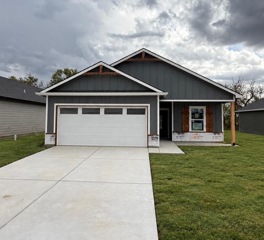 3611 E Bearsden St, Derby, KS 67037