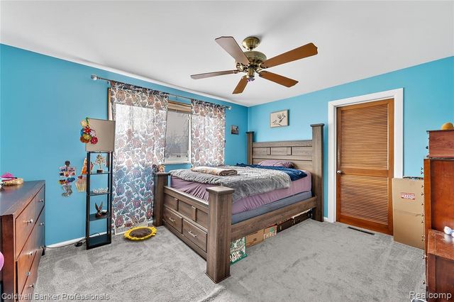 2556 N Williams Lake Rd. Road, Waterford, MI 48327