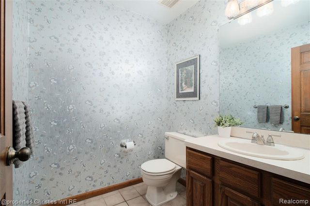 38621 Rutgers Drive, Northville, MI 48335