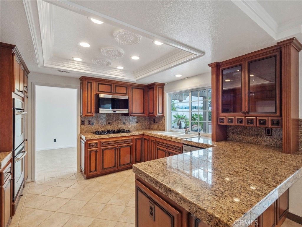 Image 10 of property listing at 21052 Kensington Lane, Lake Forest, CA 92630