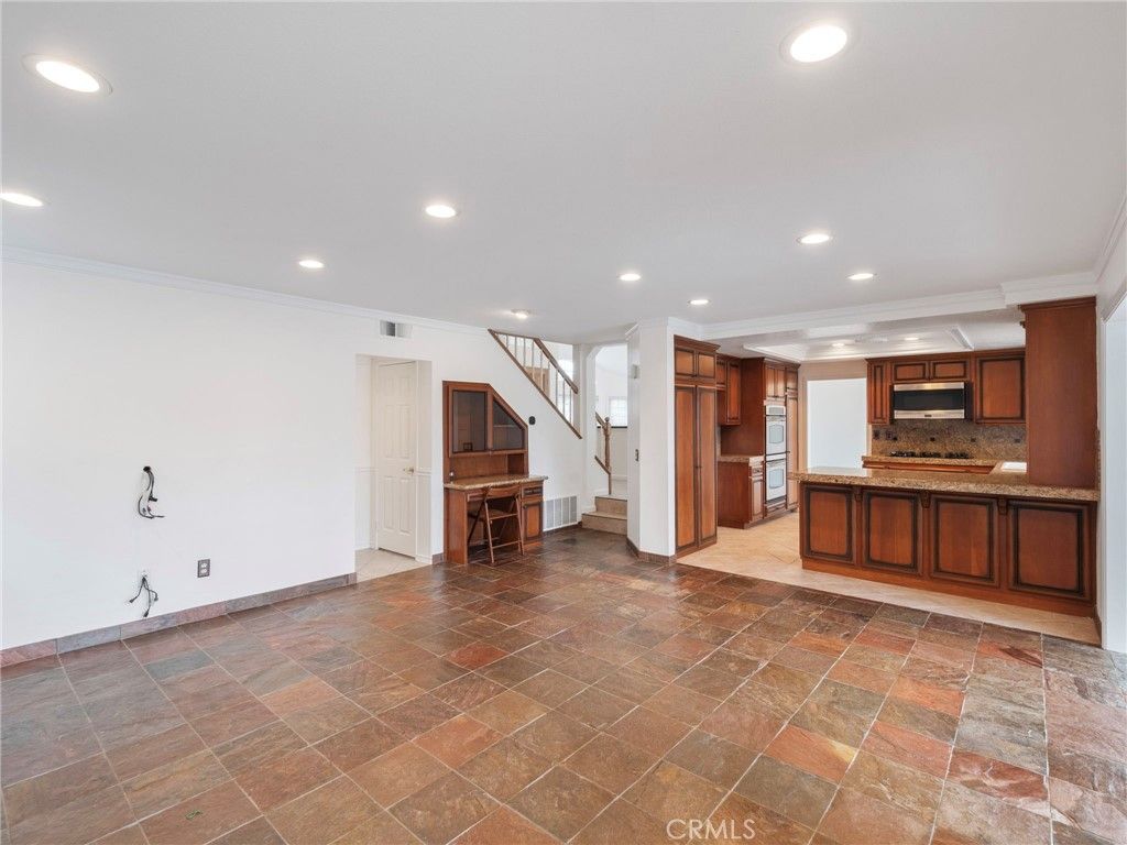 Image 14 of property listing at 21052 Kensington Lane, Lake Forest, CA 92630