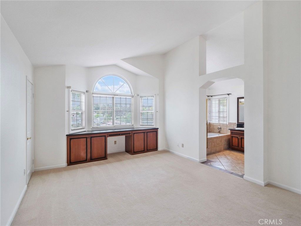 Image 21 of property listing at 21052 Kensington Lane, Lake Forest, CA 92630