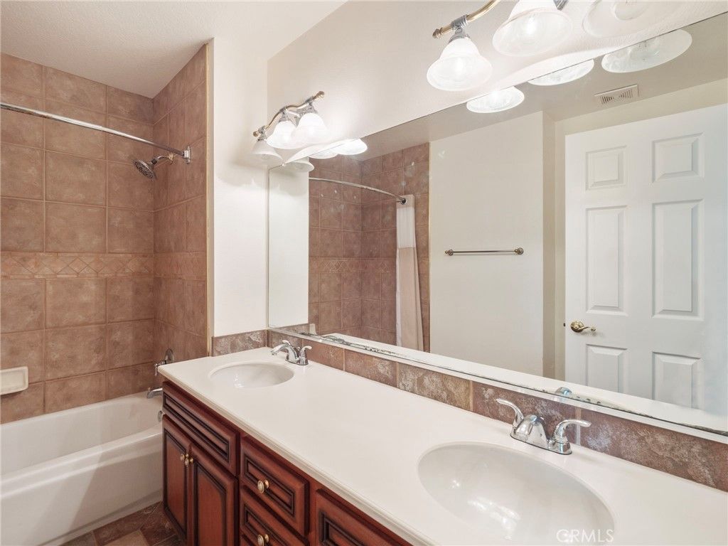 Image 25 of property listing at 21052 Kensington Lane, Lake Forest, CA 92630