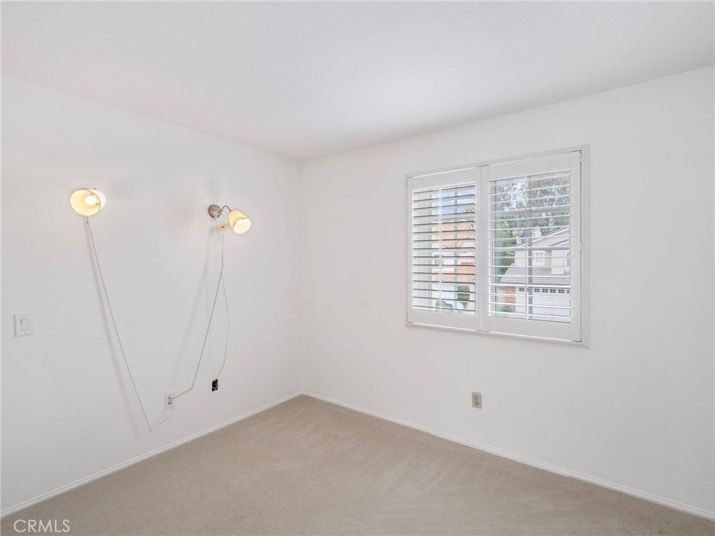 Image 31 of property listing at 21052 Kensington Lane, Lake Forest, CA 92630