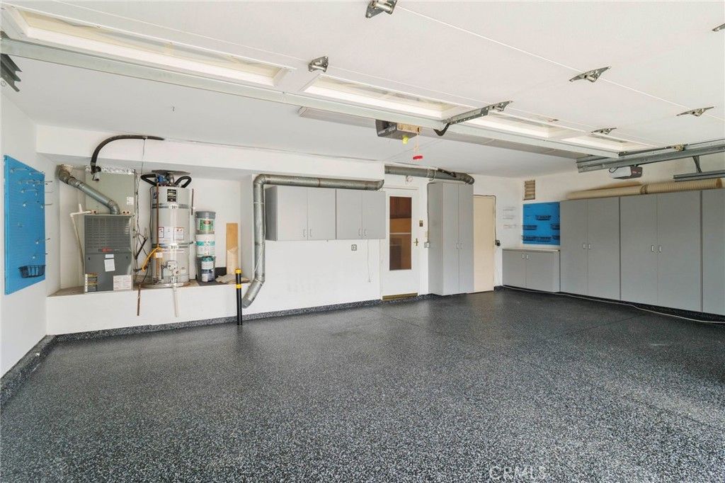 Image 34 of property listing at 21052 Kensington Lane, Lake Forest, CA 92630