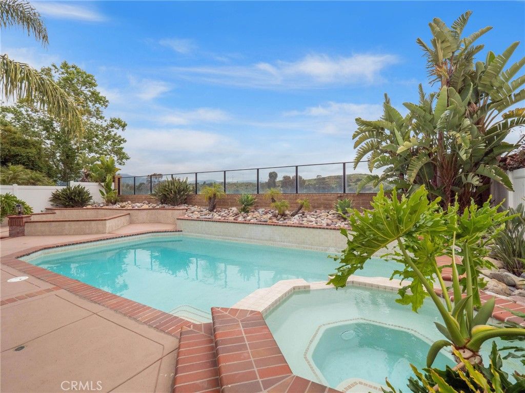 Image 40 of property listing at 21052 Kensington Lane, Lake Forest, CA 92630