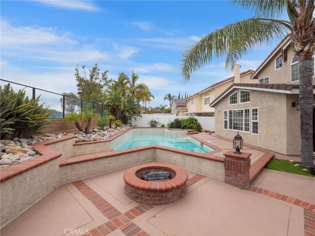 Image 41 of property listing at 21052 Kensington Lane, Lake Forest, CA 92630