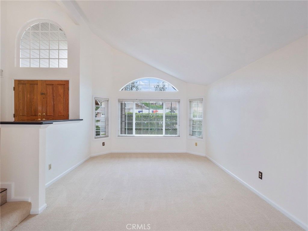 Image 5 of property listing at 21052 Kensington Lane, Lake Forest, CA 92630