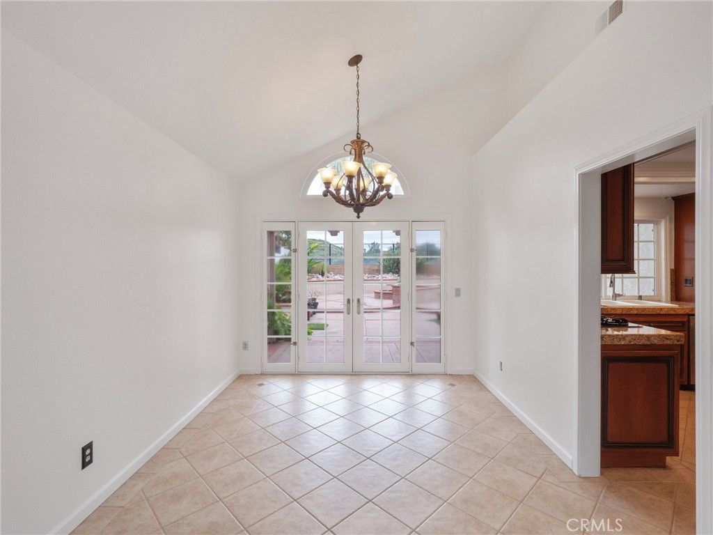 Image 8 of property listing at 21052 Kensington Lane, Lake Forest, CA 92630