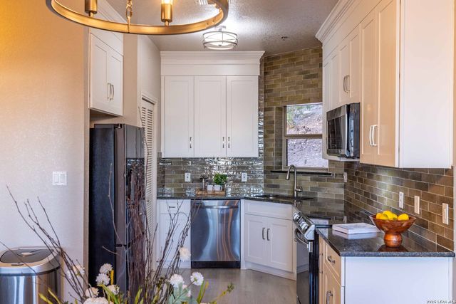 20 Tapatio Dr E Unit 102, Boerne, TX 78006