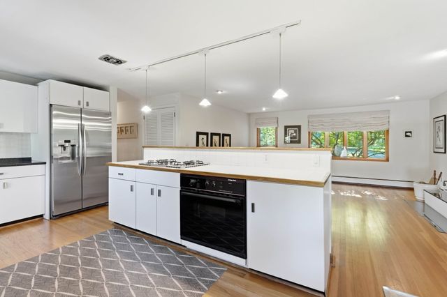 52 Hickory Rd, Sudbury, MA 01776