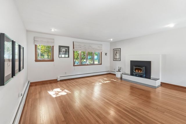 52 Hickory Rd, Sudbury, MA 01776